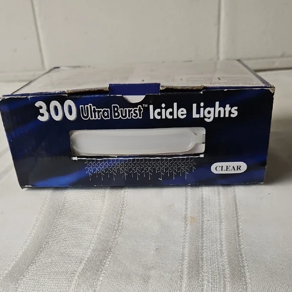 300 Ultra Burst Icicle Lights - Picture 2 of 5